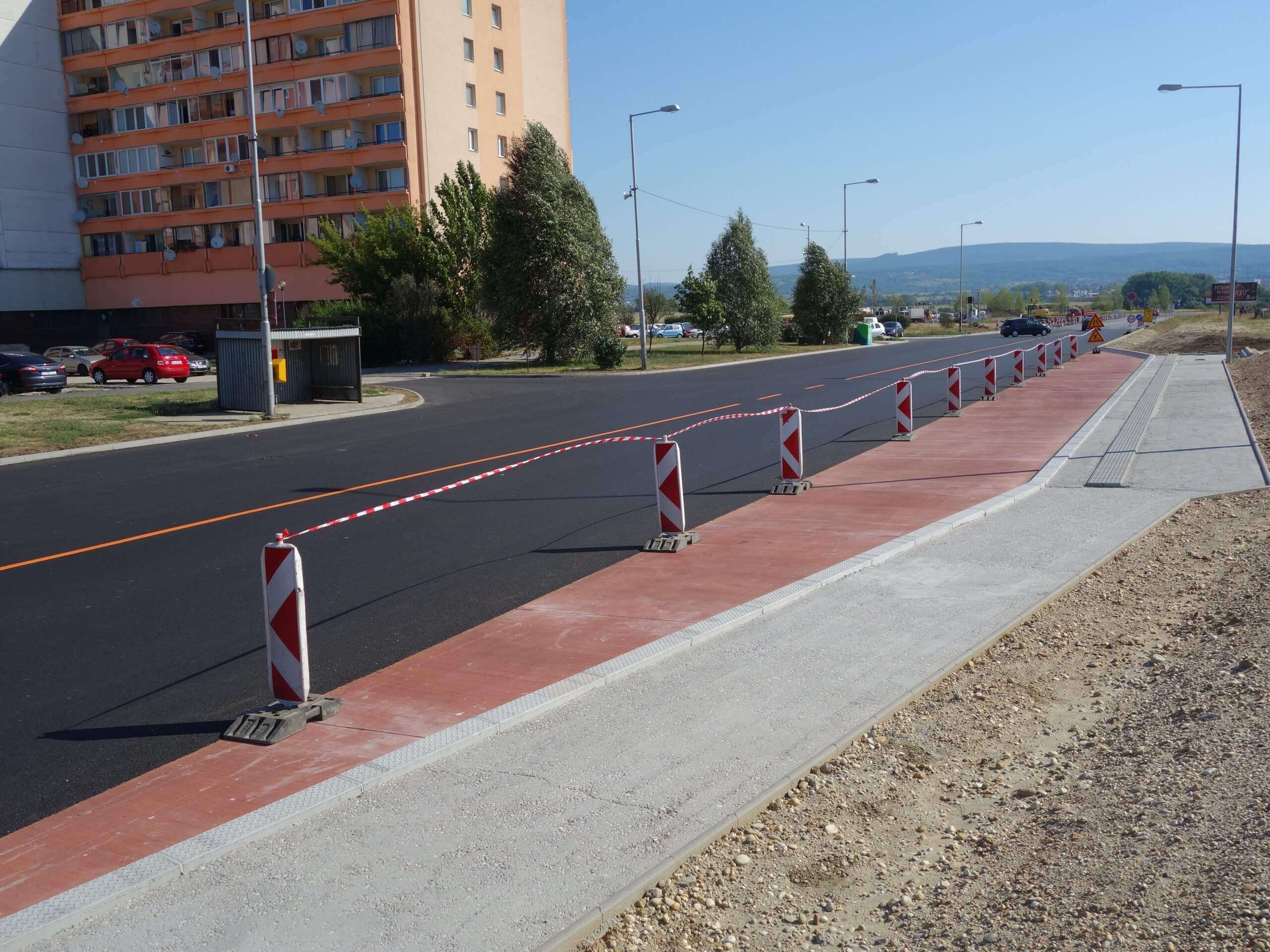 Paving Busstop Volkswagen Slowakei